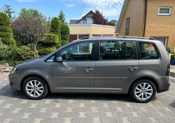 Volkswagen Touran cena 21900 przebieg: 202000, rok produkcji 2010 z Krośniewice małe 37